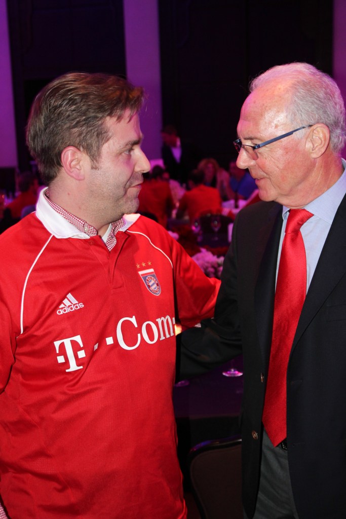 Hanns Gröner mit Franz Beckenbauer nach Dreharbeiten rund um das Fifa Weltpokalfinale in Marrakesch 2013