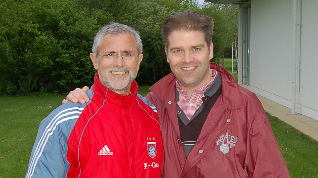 Hanns mit Gerd Müller bei Fotoarbeiten für Lotto Bayern in der Sportschule Oberhaching