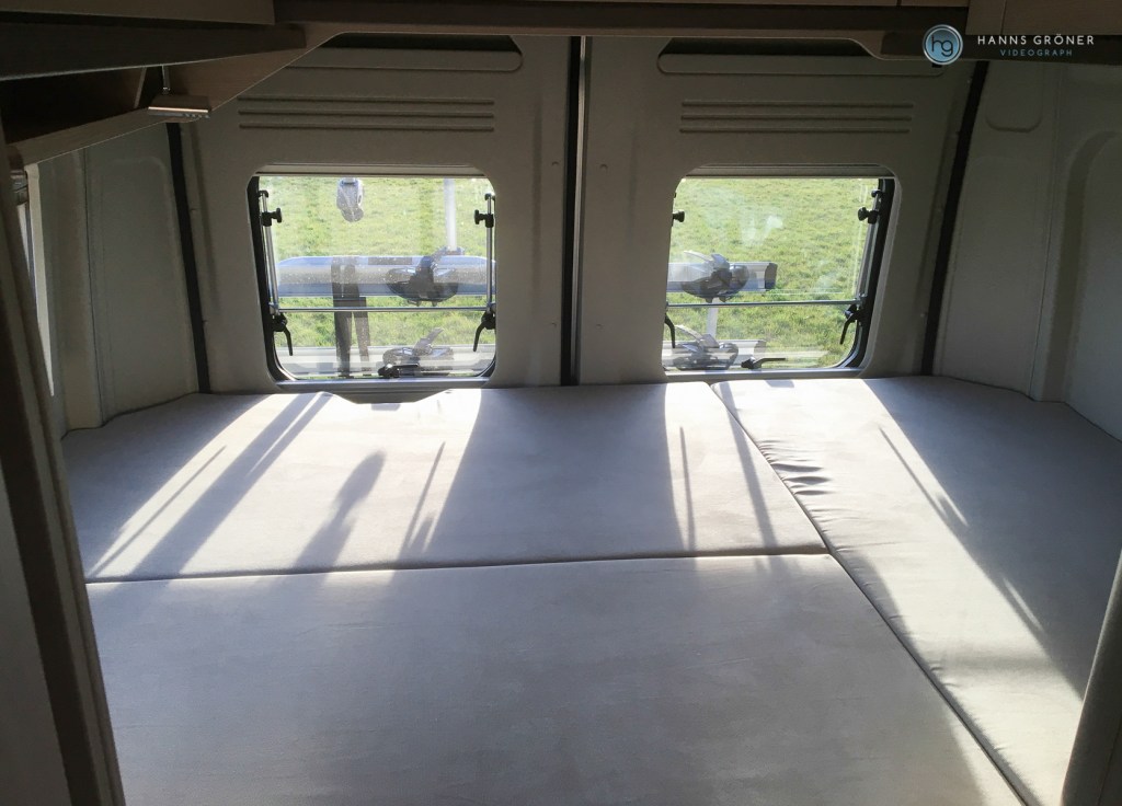 Geräumiger Schlafbereich des Pössl 2WIN-Plus