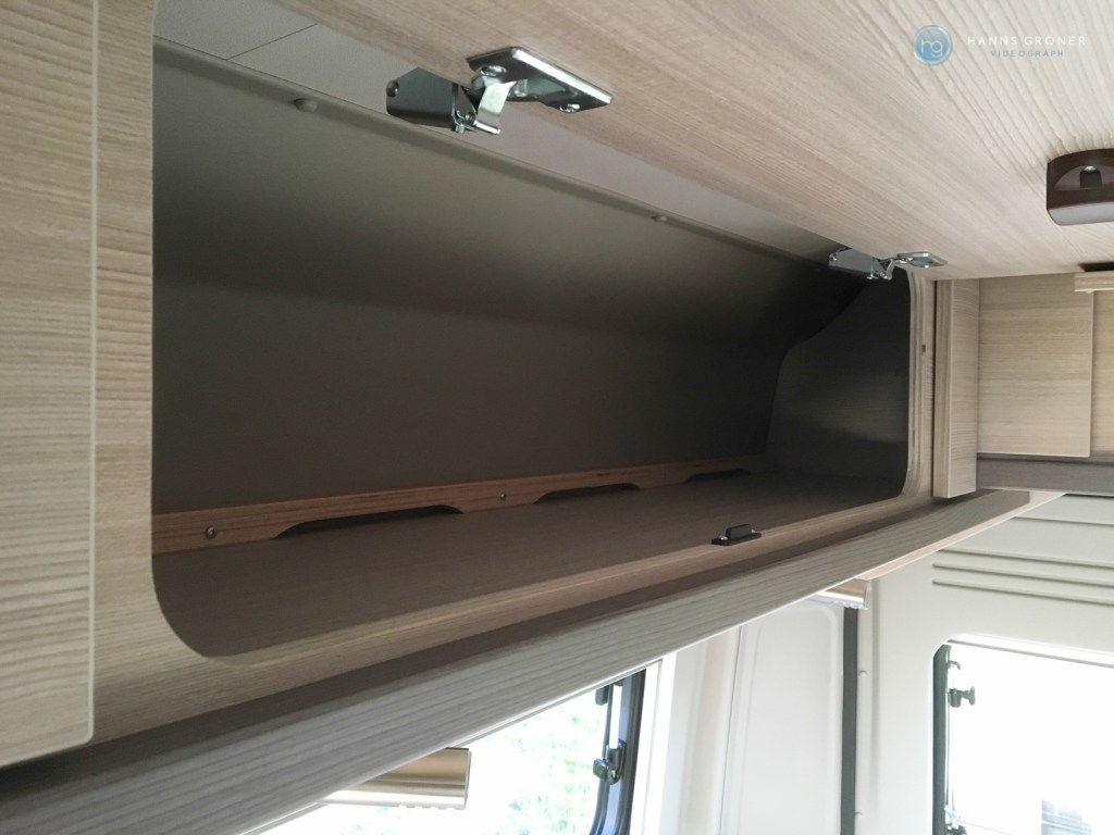 Stauräume im Schlafbereich des Pössl 2WIN-Plus (rechts)