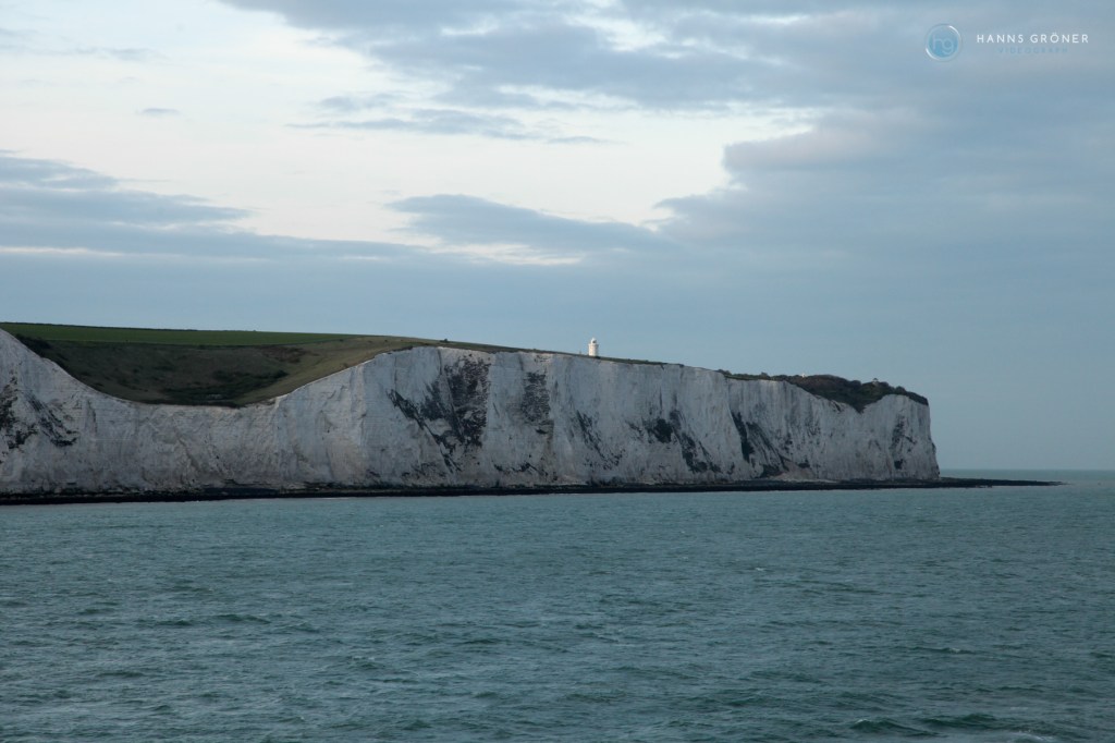 Land in Sicht! Die weißen Cliffs bei Dover (Foto: Hanns Gröner)
