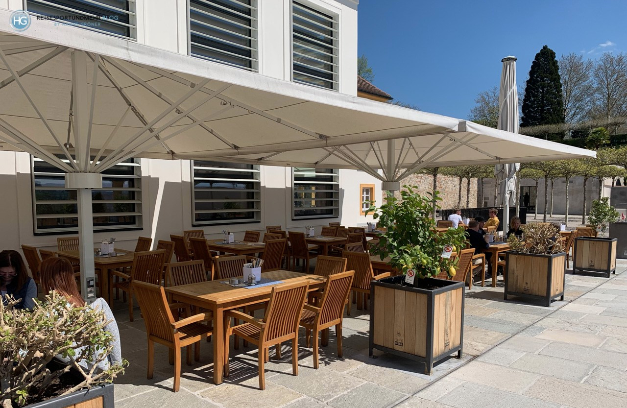 Restaurant-Terrasse im Stift Melk im April 2019 (Foto: Hanns Gröner)