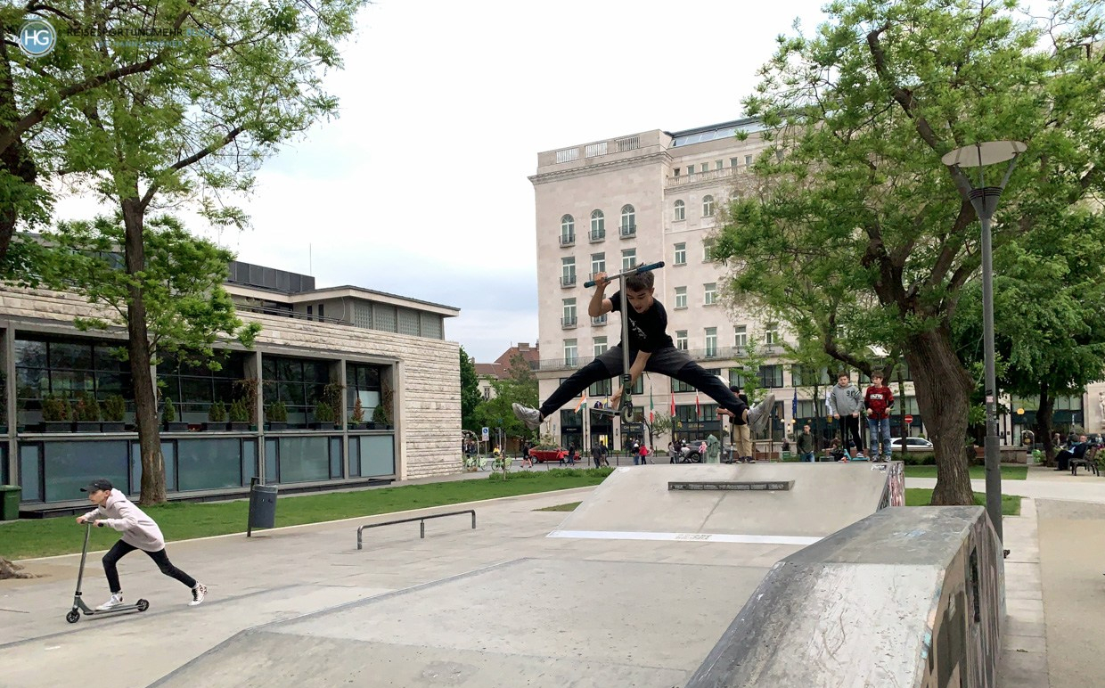 Scooter-Park im Zentrum von Budapest (Foto: Hanns Gröner)