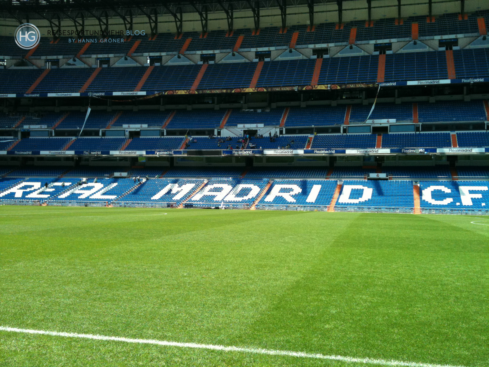 Estadio Santiago Bernabéu in Madrid 2010 (Foto: Hanns Gröner)