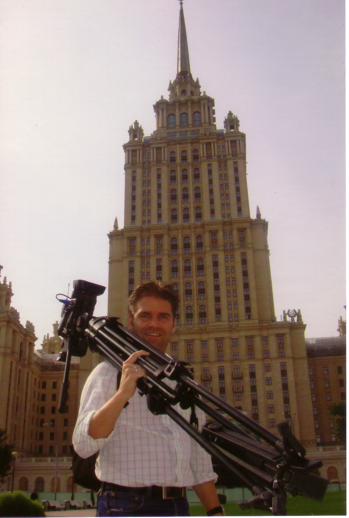 Dreh in Moskau vor Hotel Ukraina