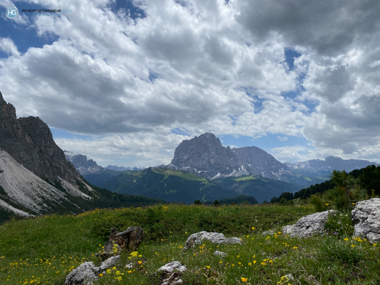 Südtirol 2021 - Blick vom Col Raiser auf Langkofel und Sellajoch (Foto: Hanns Gröner)