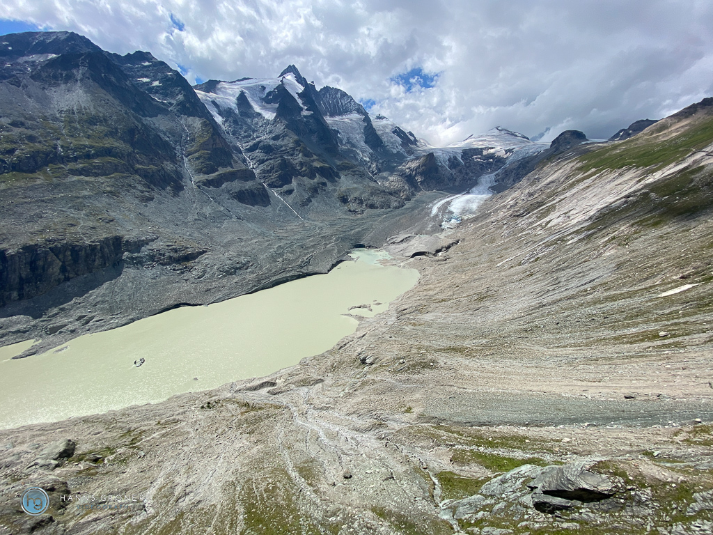 Parkplatz P1 für Busse und Wohnmobile am Großglockner im August 2022 (Foto: Hanns Gröner)