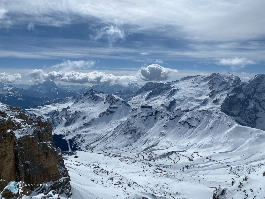 Skifahren in den Dolomiten im April 2022 - Pordoi (Foto: Hanns Gröner)
