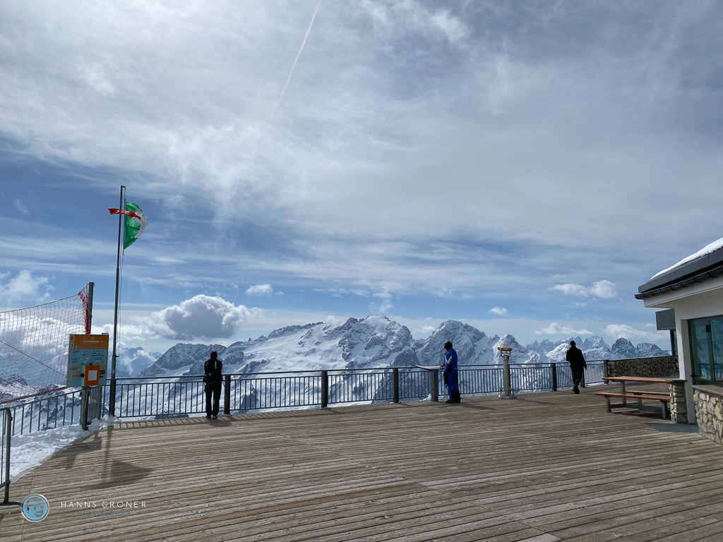 Skifahren in den Dolomiten im April 2022 - Sass Pordoi (Foto: Hanns Gröner)