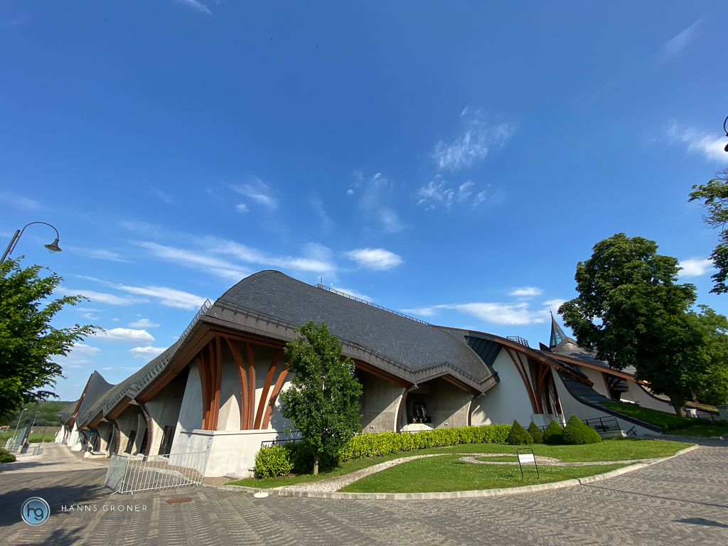 Puskas Akademie und Pancho Arena in Felcsut 2021 (Foto: Hanns Gröner)
