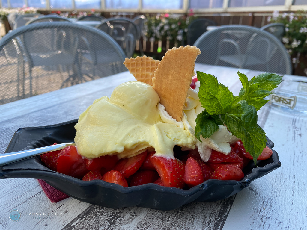 Eisdiele am Bahnhof von Leifers 2022 (Foto: Hanns Gröner)