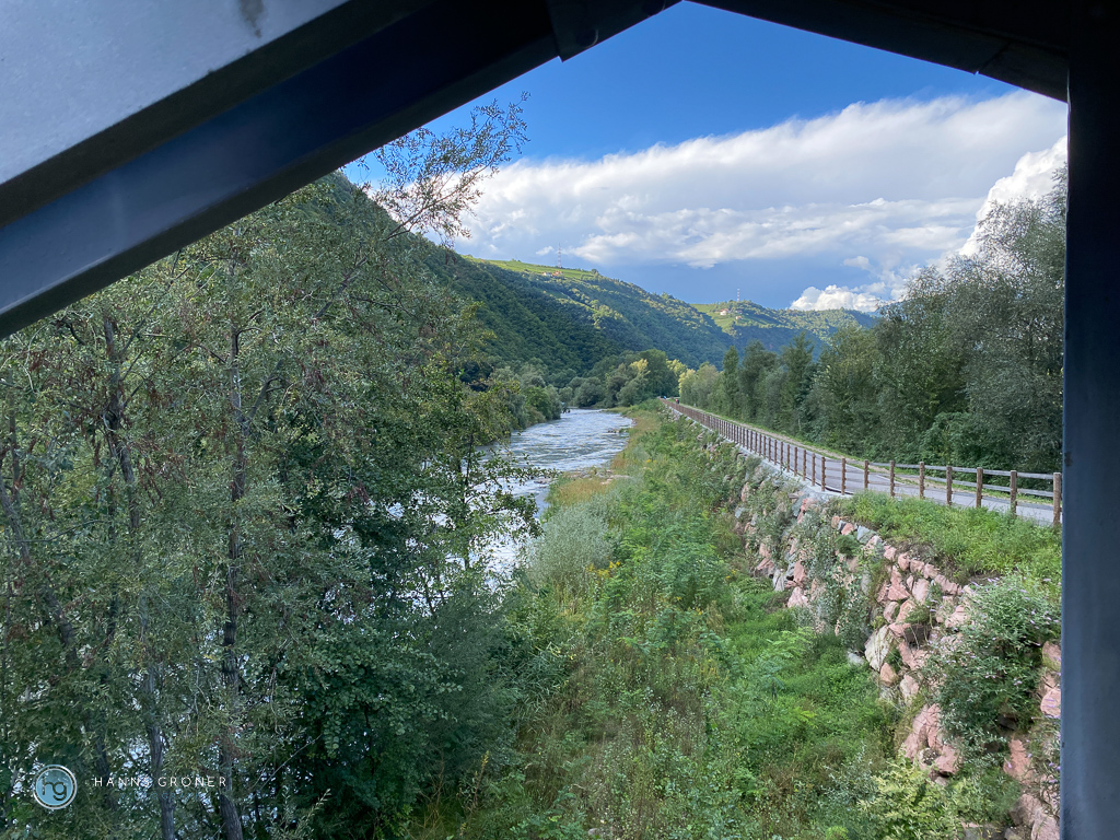 Radweg entlang der Etsch zwischen Leifers und Bozen 2022 (Foto: Hanns Gröner)