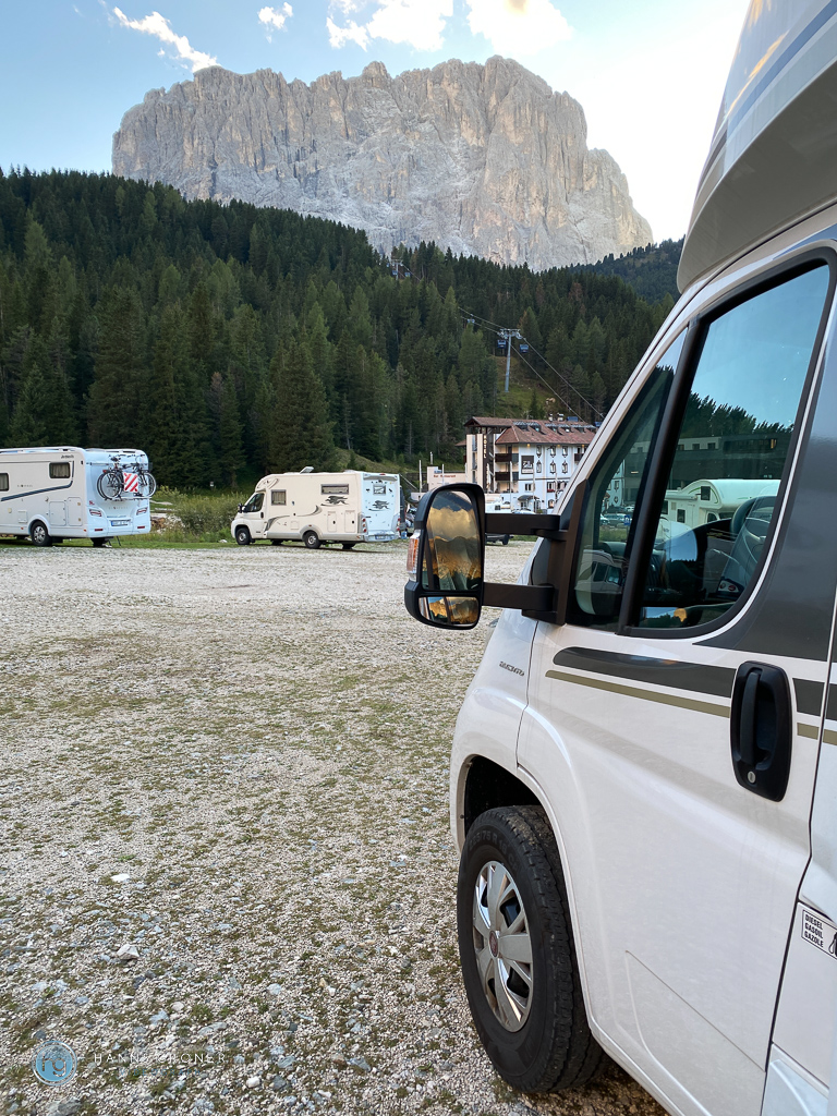 Wohnmobilstellplatz Plan de Gralba mit Blick auf den Langkofel - Dolomiten 2022 (Foto: Hanns Gröner)
