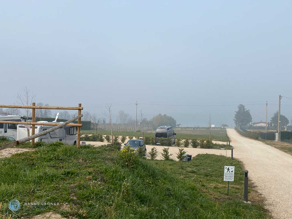 Sirmione 2023 - Stellplatz GreenCampBridge bei Lazise (Foto: Hanns Gröner)