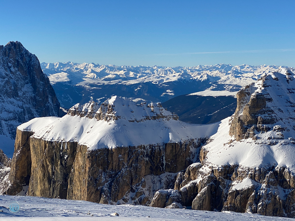 Dolomiten im Januar 2024 - Pordoi (Foto: Hanns Gröner)