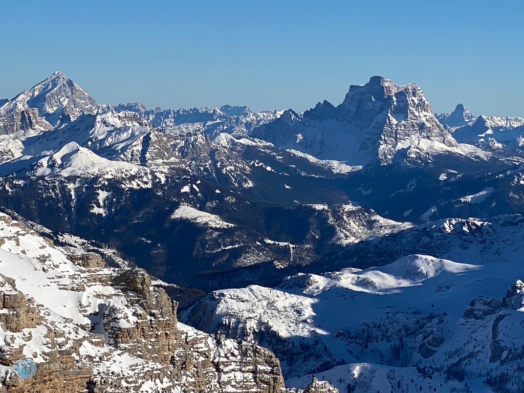 Dolomiten im Januar 2024 - Pordoi (Foto: Hanns Gröner)